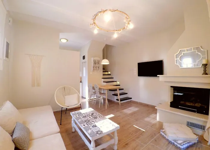 To Spiti - Pelion House * カラ・ネラ